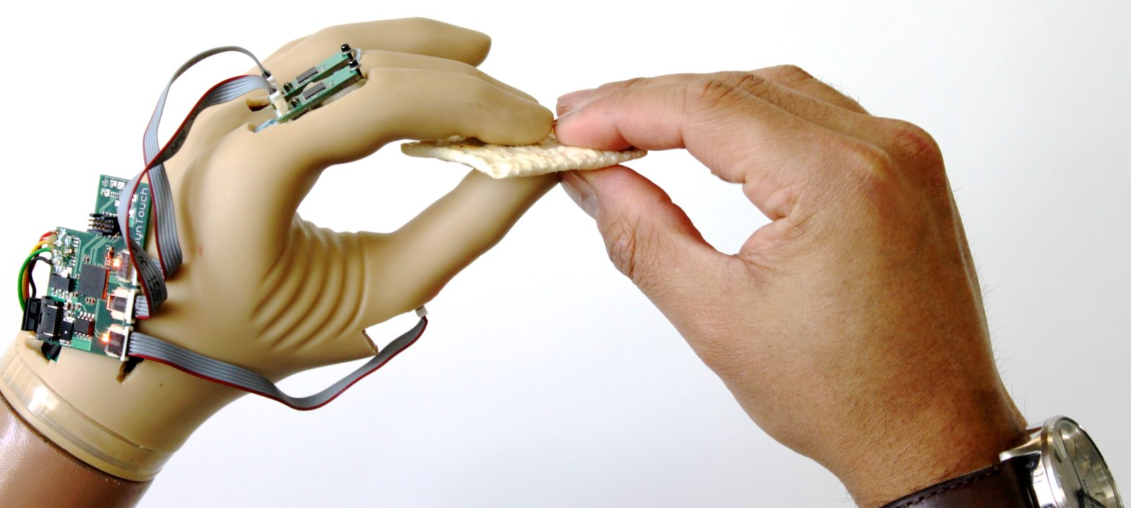 Fragile grasping with a prosthetic hand
